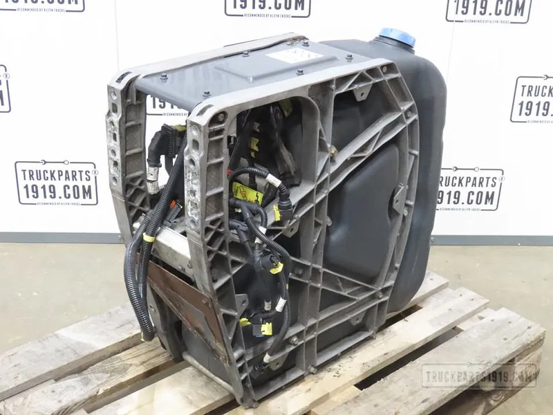 Volvo 21219301 AdBlue tank Volvo - Exhaust system for Truck: picture 2 Volvo 21219301 AdBlue tank Volvo - Exhaust system for Truck: picture 2