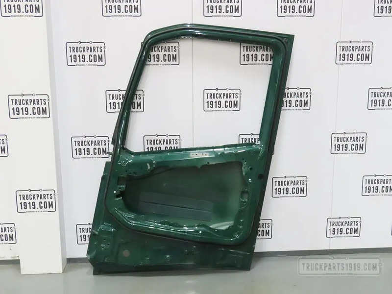 Volvo 82183386 Portier Volvo FH4 Rechts - Door and parts for Truck: picture 2 Volvo 82183386 Portier Volvo FH4 Rechts - Door and parts for Truck: picture 2