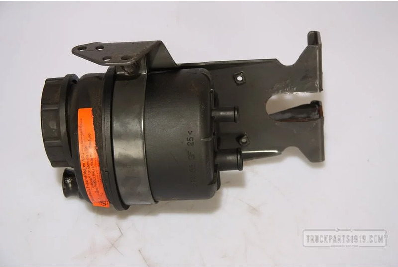 Volvo Axle & Steering Parts Stuurolie resevoir Volvo - Expansion tank for Truck: picture 1 Volvo Axle & Steering Parts Stuurolie resevoir Volvo - Expansion tank for Truck: picture 1
