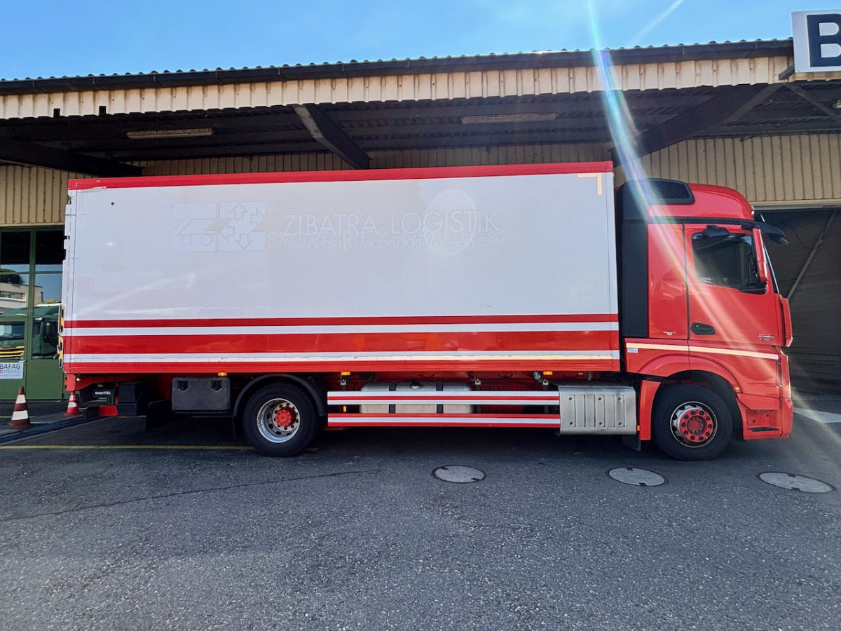 Box truck MERCEDES Actros 1848: picture 14