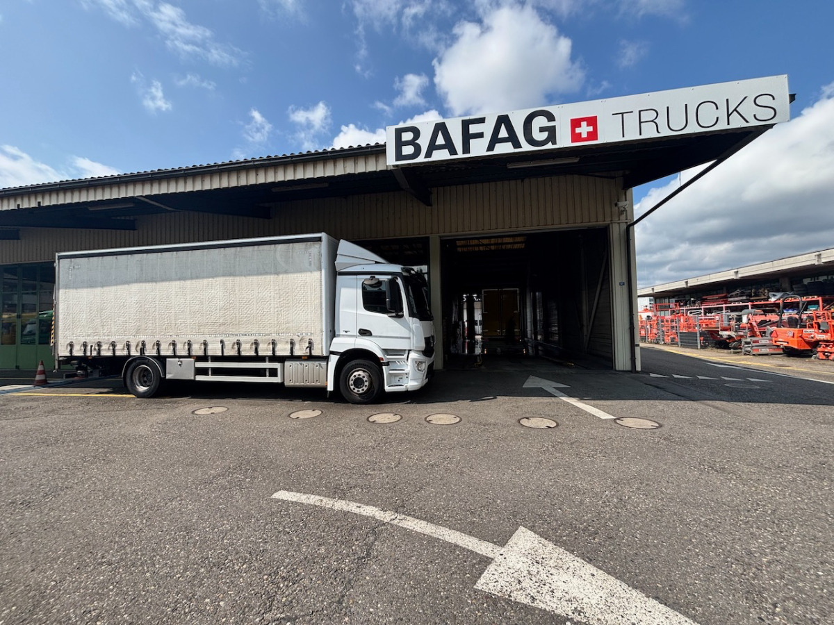 MERCEDES Antos 1824 - Box truck: picture 2 MERCEDES Antos 1824 - Box truck: picture 2