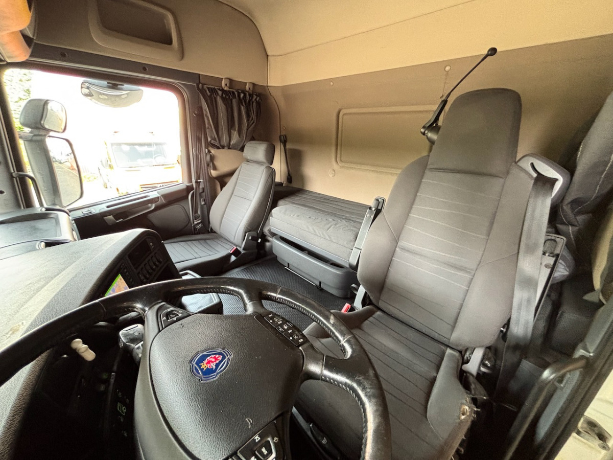 SCANIA G410 - Curtainsider truck: picture 5 SCANIA G410 - Curtainsider truck: picture 5