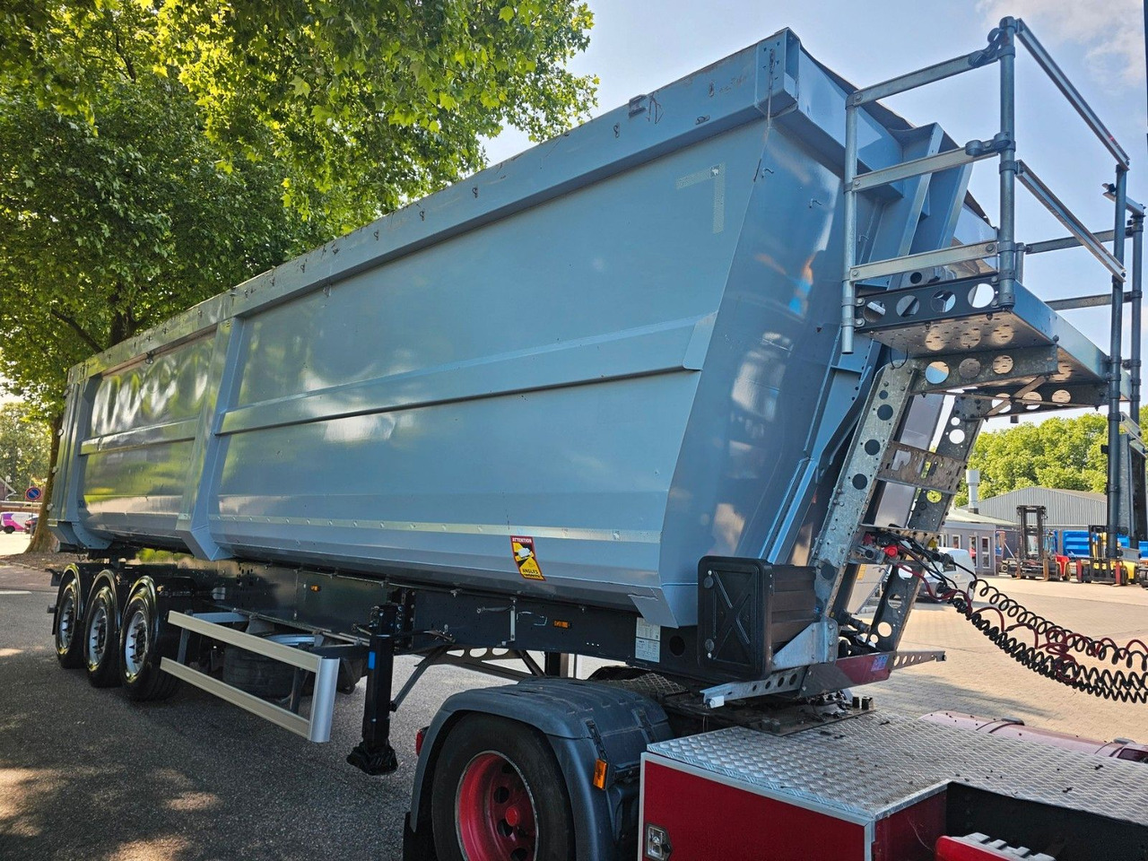 Schmitz Cargobull SGF*S3 Hardox Mude 55 m3 - Tipper semi-trailer: picture 3 Schmitz Cargobull SGF*S3 Hardox Mude 55 m3 - Tipper semi-trailer: picture 3