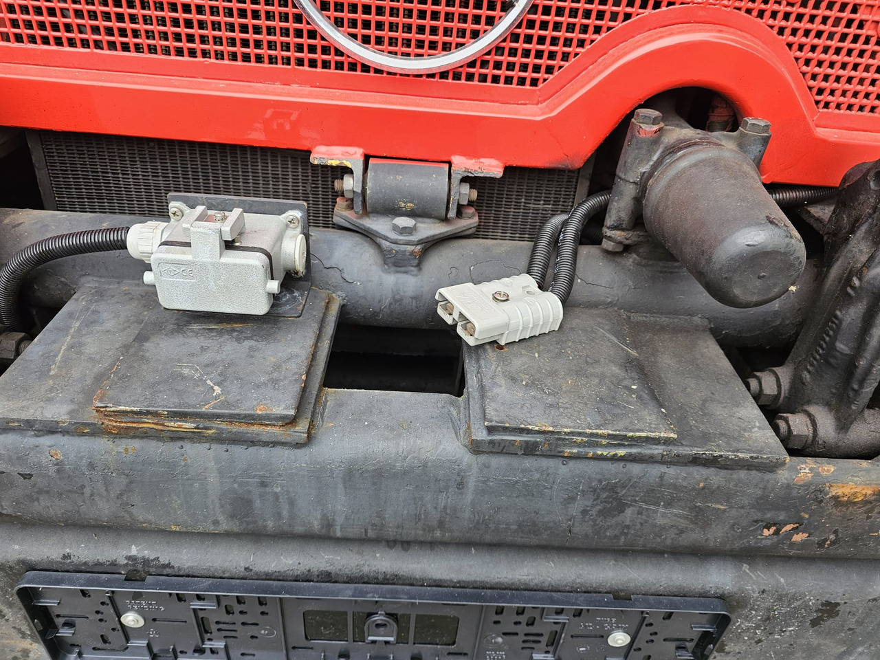 Crane truck Unimog 406/U9000 4x4: picture 14
