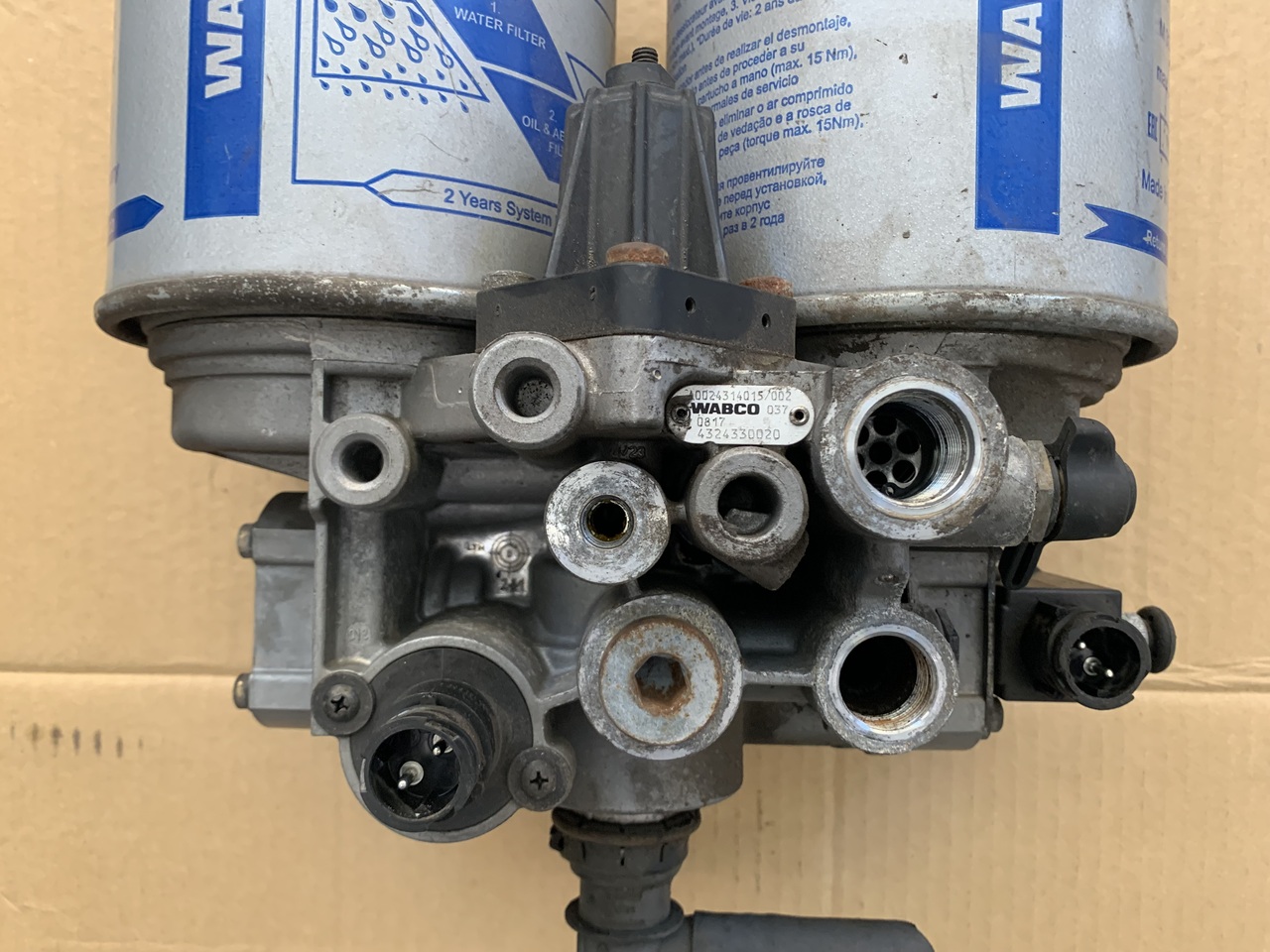 TWO-CHAMBER DEHYDRATOR WITH HEATING - Brake valve for Truck: picture 2 TWO-CHAMBER DEHYDRATOR WITH HEATING - Brake valve for Truck: picture 2