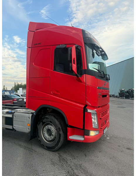 Cab chassis truck Volvo FH540 2019: picture 9