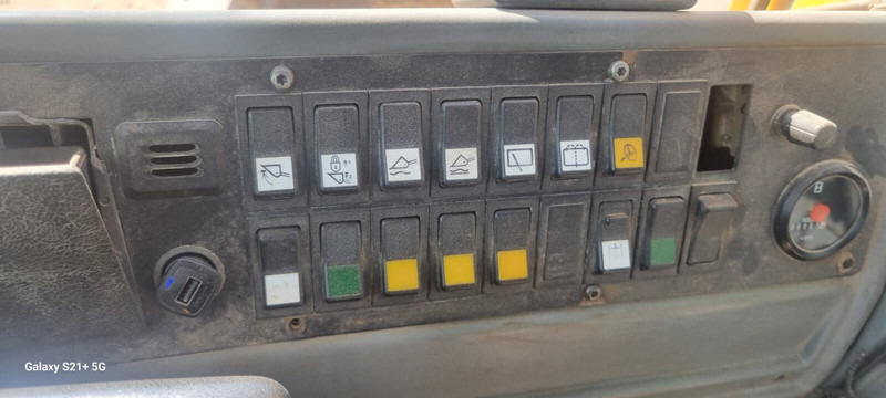 Wheel loader Volvo L220E: picture 12