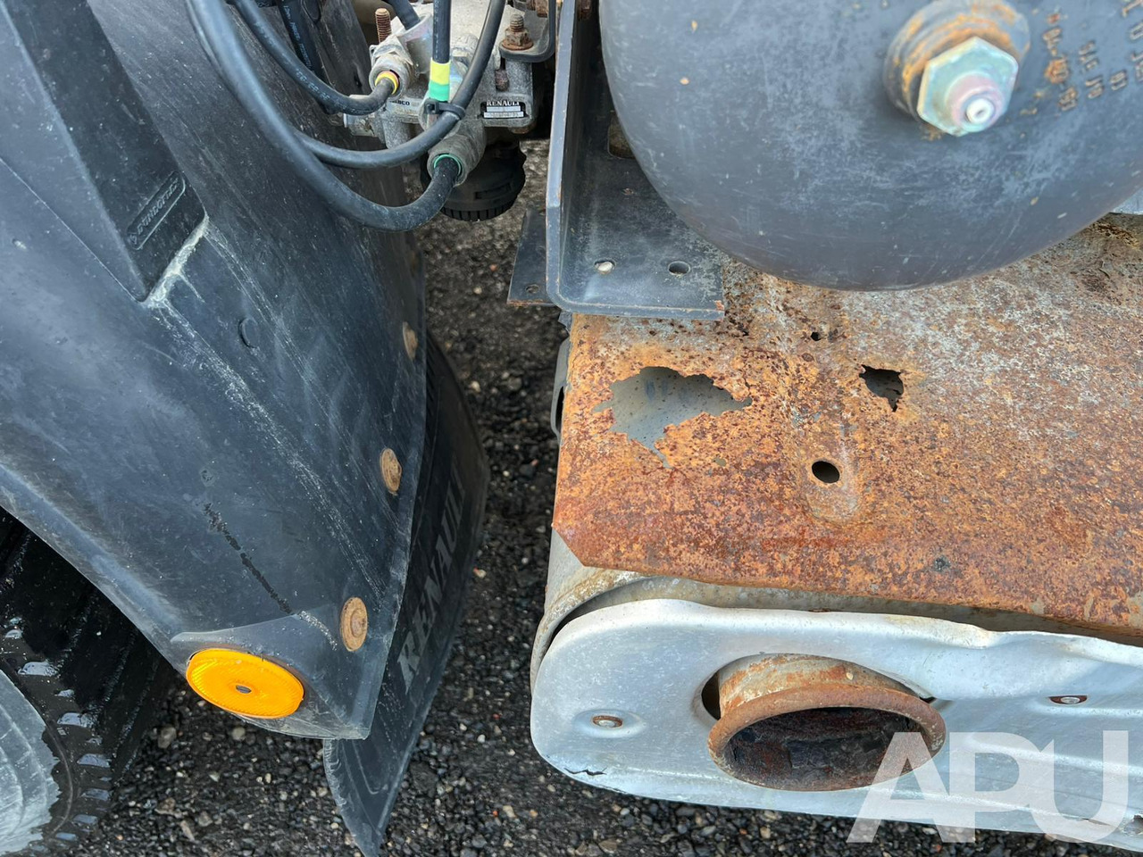 Tipper Renault Kerax 420: picture 20