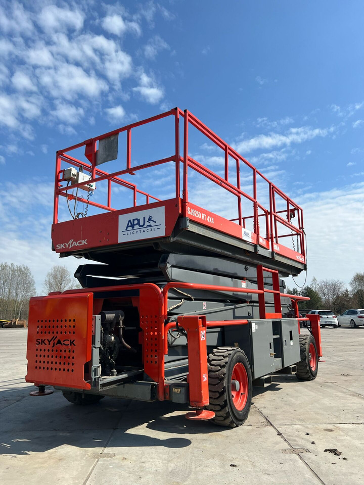 SKYJACK SJ 9250 4×4 - Scissor lift: picture 5 SKYJACK SJ 9250 4×4 - Scissor lift: picture 5