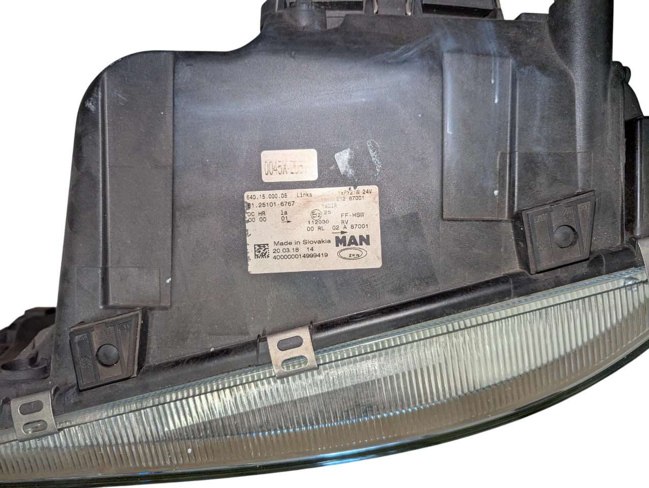MAN TGX/TGS E6 XENON KOPLAMP GEBRUIKT LINKS 81251016713U - Headlight for Truck: picture 4 MAN TGX/TGS E6 XENON KOPLAMP GEBRUIKT LINKS 81251016713U - Headlight for Truck: picture 4