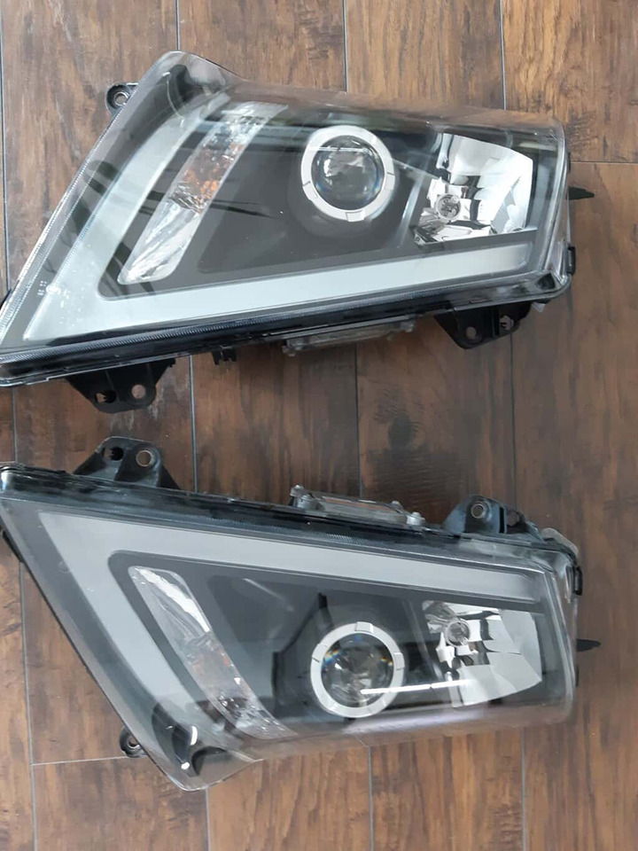 VOLVO FH4 XENON KOPLAMP RE 21221145U/LI 21221146U FH16 LOOK - Headlight for Truck: picture 1 VOLVO FH4 XENON KOPLAMP RE 21221145U/LI 21221146U FH16 LOOK - Headlight for Truck: picture 1