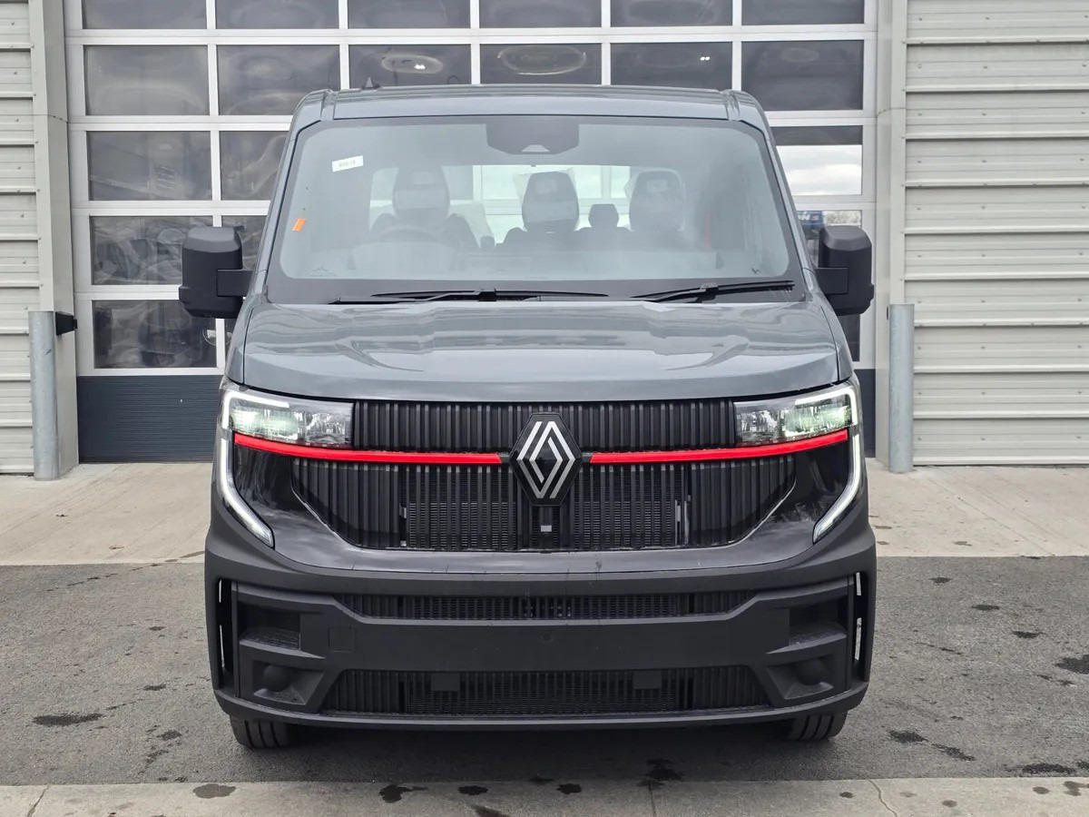 2025 Renault Master Chassis and Cab 150BHP - Cab chassis truck: picture 3 2025 Renault Master Chassis and Cab 150BHP - Cab chassis truck: picture 3