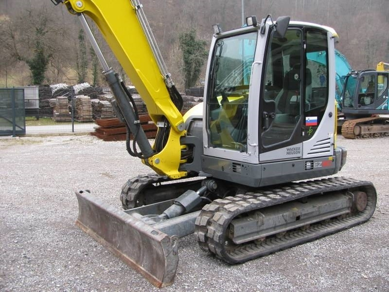 Wacker Neuson EZ 80 POWERTILLT + grajfer - Mini excavator: picture 2 Wacker Neuson EZ 80 POWERTILLT + grajfer - Mini excavator: picture 2