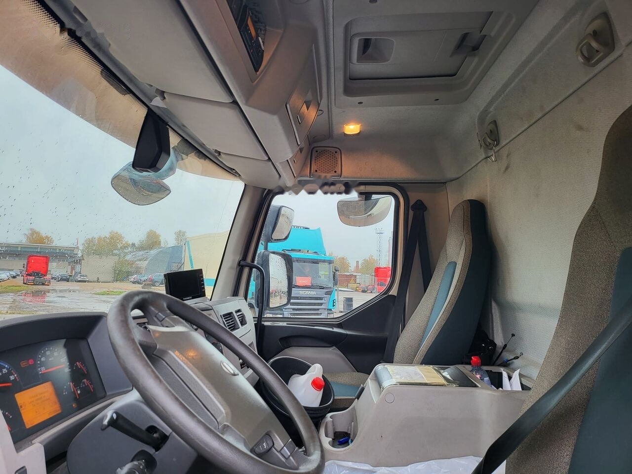 Refrigerator truck Volvo FL 280: picture 11