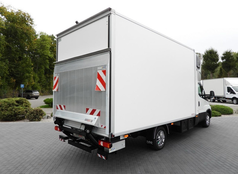 Iveco DAILY 35S18 KONTENER HI-MATIC WINDA 8 PALET TEMPOMAT NAWIGACJA L - Box van: picture 3 Iveco DAILY 35S18 KONTENER HI-MATIC WINDA 8 PALET TEMPOMAT NAWIGACJA L - Box van: picture 3