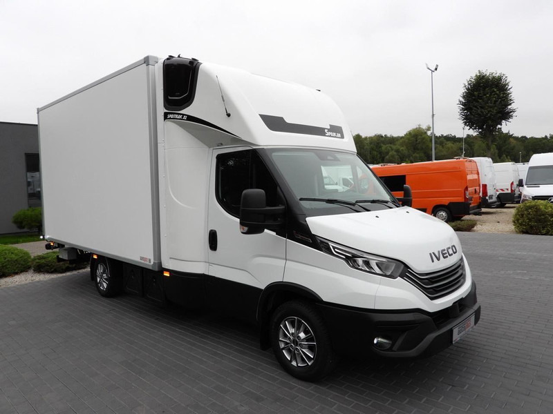 Iveco DAILY 35S18 KONTENER HI-MATIC WINDA 8 PALET TEMPOMAT NAWIGACJA L - Box van: picture 4 Iveco DAILY 35S18 KONTENER HI-MATIC WINDA 8 PALET TEMPOMAT NAWIGACJA L - Box van: picture 4