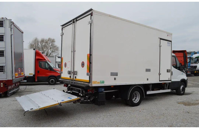 Iveco DAILY 60C15 60-150 TWO-CHAMBER REFRIGERATOR CONTAINER ISOTHERM F - Refrigerator truck: picture 5 Iveco DAILY 60C15 60-150 TWO-CHAMBER REFRIGERATOR CONTAINER ISOTHERM F - Refrigerator truck: picture 5