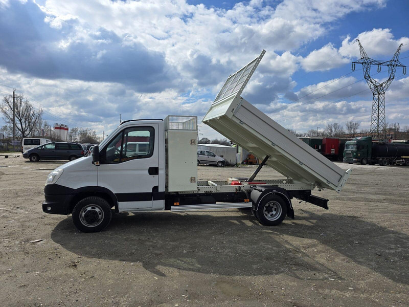 Tipper van Iveco Daily 35 C 13 - Tipper + tool box: picture 6 Tipper van Iveco Daily 35 C 13 - Tipper + tool box: picture 6