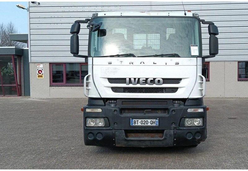 Iveco TGA 33.480 - Machine transporter - Autotransporter truck: picture 2 Iveco TGA 33.480 - Machine transporter - Autotransporter truck: picture 2