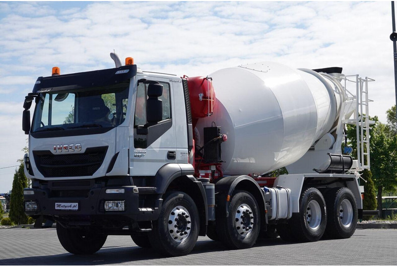 Iveco TRAKKER 410 / 8X4 / BETONOMIESZARKA 9 M3 / PUTZMEISTER / ALUFELG - Concrete mixer truck: picture 1 Iveco TRAKKER 410 / 8X4 / BETONOMIESZARKA 9 M3 / PUTZMEISTER / ALUFELG - Concrete mixer truck: picture 1