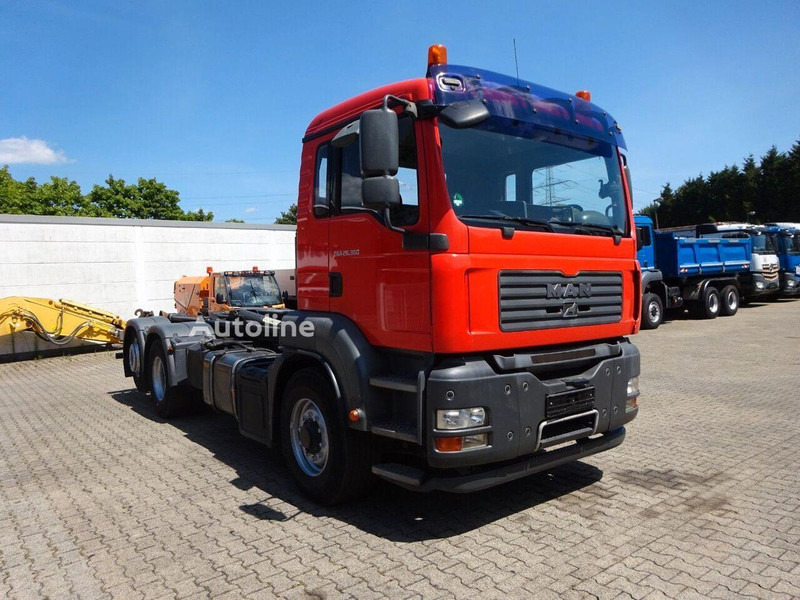 MAN TGA 26.360 - Hook lift truck 6x4 - Hook lift truck, Crane truck: picture 3 MAN TGA 26.360 - Hook lift truck 6x4 - Hook lift truck, Crane truck: picture 3