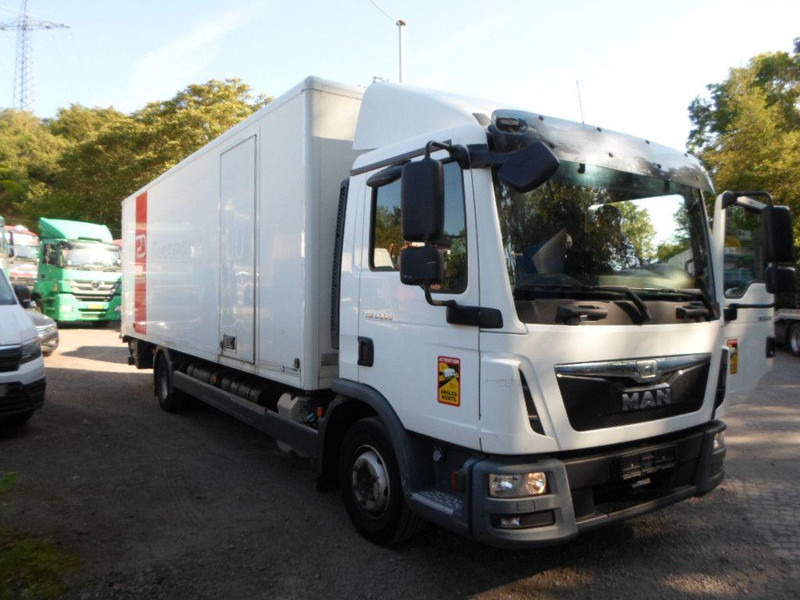 MAN TGL 12.220 KOFFER LBW - Box truck: picture 1 MAN TGL 12.220 KOFFER LBW - Box truck: picture 1