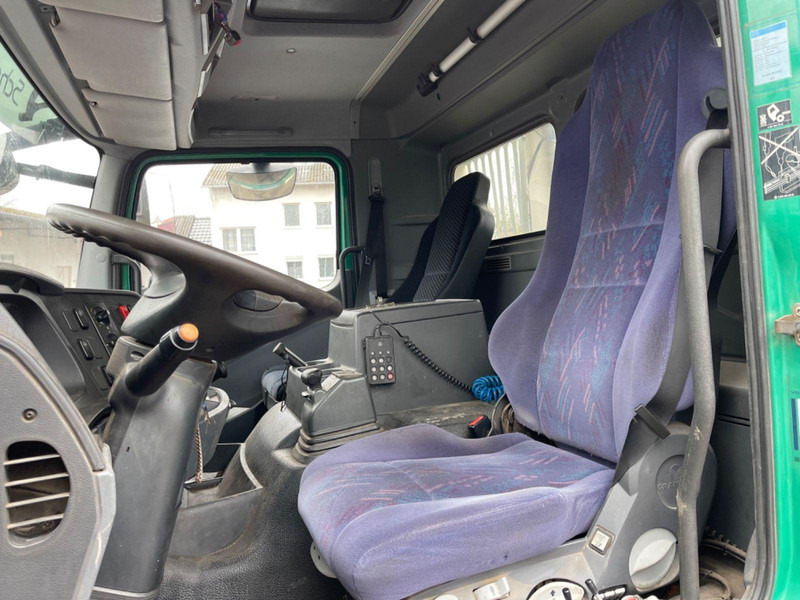 Mercedes-Benz 1833 Absetzkipper Bluetec 5 Klima 2 Hand Orig Km - Container transporter/ Swap body truck, Crane truck: picture 5 Mercedes-Benz 1833 Absetzkipper Bluetec 5 Klima 2 Hand Orig Km - Container transporter/ Swap body truck, Crane truck: picture 5