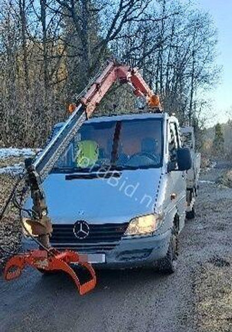 Mercedes-Benz 413 - Doka tipper+crane with gripper - Tipper, Crane truck: picture 1 Mercedes-Benz 413 - Doka tipper+crane with gripper - Tipper, Crane truck: picture 1