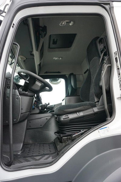 Refrigerator truck Mercedes-Benz ANTOS / 1830 / EURO 6 / CHŁODNIA + WINDA / 18 PALET: picture 7 Refrigerator truck Mercedes-Benz ANTOS / 1830 / EURO 6 / CHŁODNIA + WINDA / 18 PALET: picture 7