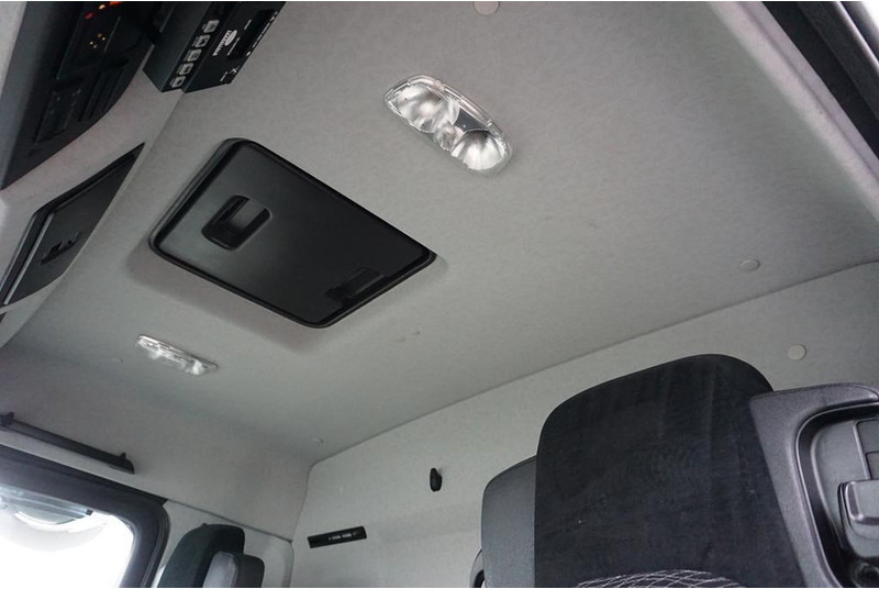 Refrigerator truck Mercedes-Benz ANTOS / 1830 / EURO 6 / CHŁODNIA + WINDA / 18 PALET: picture 17 Refrigerator truck Mercedes-Benz ANTOS / 1830 / EURO 6 / CHŁODNIA + WINDA / 18 PALET: picture 17