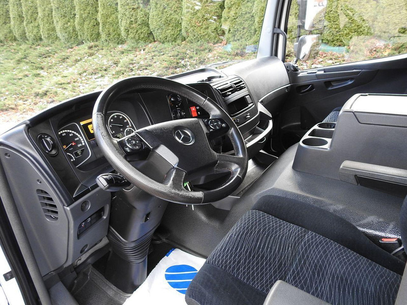 Mercedes-Benz ATEGO 12.24 KONTENER WINDA 18 PALET TEMPOMAT KLIMATYZACJA AUTOMA - Box truck: picture 2 Mercedes-Benz ATEGO 12.24 KONTENER WINDA 18 PALET TEMPOMAT KLIMATYZACJA AUTOMA - Box truck: picture 2