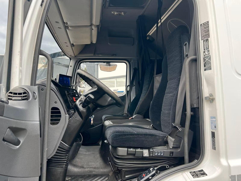 Mercedes-Benz Atego 823 - Horse transporter on lease Mercedes-Benz Atego 823 - Horse transporter: picture 15 Mercedes-Benz Atego 823 - Horse transporter on lease Mercedes-Benz Atego 823 - Horse transporter: picture 15