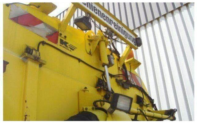 Mercedes-Benz SK 1820 4x2 Schienenreinigungs Kehrmaschine RAIL - Road sweeper: picture 5 Mercedes-Benz SK 1820 4x2 Schienenreinigungs Kehrmaschine RAIL - Road sweeper: picture 5