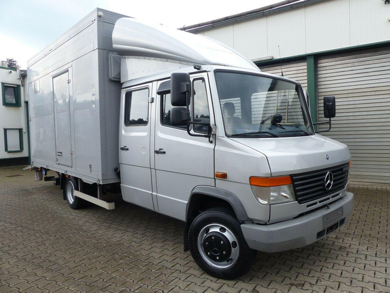 Mercedes-Benz Vario 818 Doka horse transporter + Tail lift - Horse truck: picture 2 Mercedes-Benz Vario 818 Doka horse transporter + Tail lift - Horse truck: picture 2