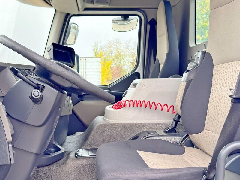 Renault KERAX 430 * HIAB 211 EP-5 HIDUO /FUNK *8x4 on lease Renault KERAX 430 * HIAB 211 EP-5 HIDUO /FUNK *8x4: picture 9 Renault KERAX 430 * HIAB 211 EP-5 HIDUO /FUNK *8x4 on lease Renault KERAX 430 * HIAB 211 EP-5 HIDUO /FUNK *8x4: picture 9