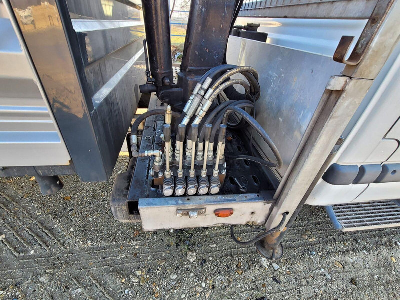 Renault Mascott 160 Three-sided tipper + Crane KO - 6.5tons - Tipper van: picture 5 Renault Mascott 160 Three-sided tipper + Crane KO - 6.5tons - Tipper van: picture 5