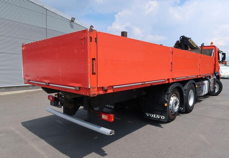 Volvo FM 330 6x2 - Dropside/ Flatbed truck, Crane truck: picture 5 Volvo FM 330 6x2 - Dropside/ Flatbed truck, Crane truck: picture 5