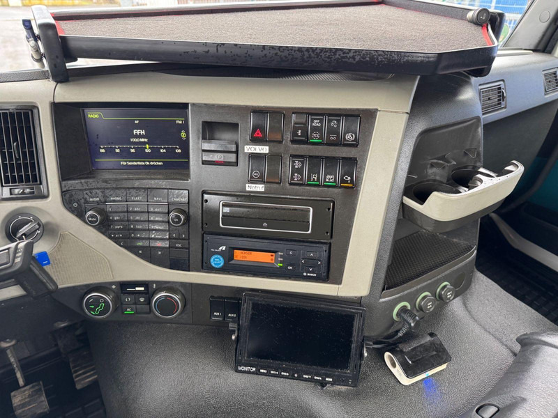 Skip loader truck Volvo FM 460 6x2 Meiller Hook lift: picture 17 Skip loader truck Volvo FM 460 6x2 Meiller Hook lift: picture 17