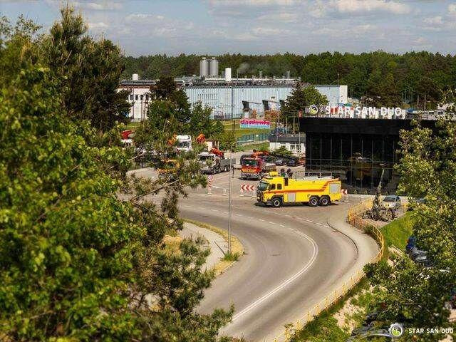 Volvo FM 460 6x6 Rosenbauer Fire Truck LSP Water Tank - Fire truck: picture 4 Volvo FM 460 6x6 Rosenbauer Fire Truck LSP Water Tank - Fire truck: picture 4