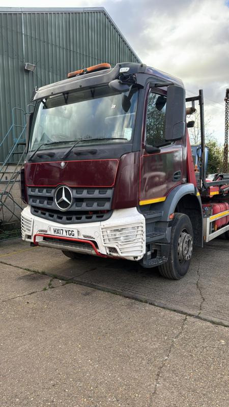 Mercedes Arocs1824 Ton Skip loader Arocs 1824 Skip Loader - Skip loader truck: picture 2 Mercedes Arocs1824 Ton Skip loader Arocs 1824 Skip Loader - Skip loader truck: picture 2