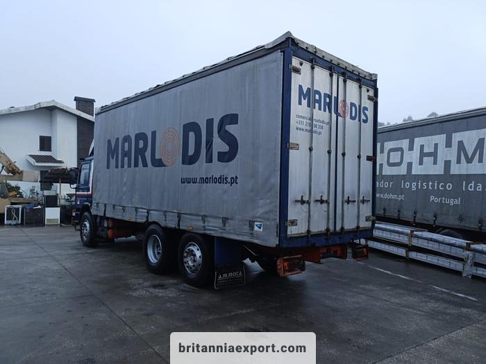 SCANIA P 93M 250 | 6X2 8 tyres | Manual injector pump | - Curtainsider truck: picture 3 SCANIA P 93M 250 | 6X2 8 tyres | Manual injector pump | - Curtainsider truck: picture 3