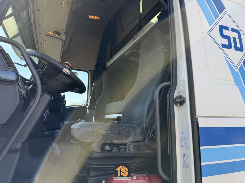 Volvo FH 400 GLOBETROTTER XL - BELGIUM TOP TRUCK - TUV 11/25 - Tractor unit: picture 4 Volvo FH 400 GLOBETROTTER XL - BELGIUM TOP TRUCK - TUV 11/25 - Tractor unit: picture 4