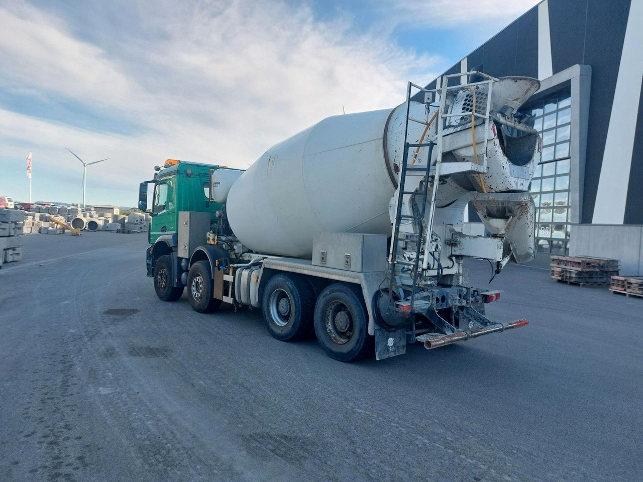 Mercedes-Benz 3246 8x4 / 9 m3 stetter - Concrete mixer truck: picture 4 Mercedes-Benz 3246 8x4 / 9 m3 stetter - Concrete mixer truck: picture 4