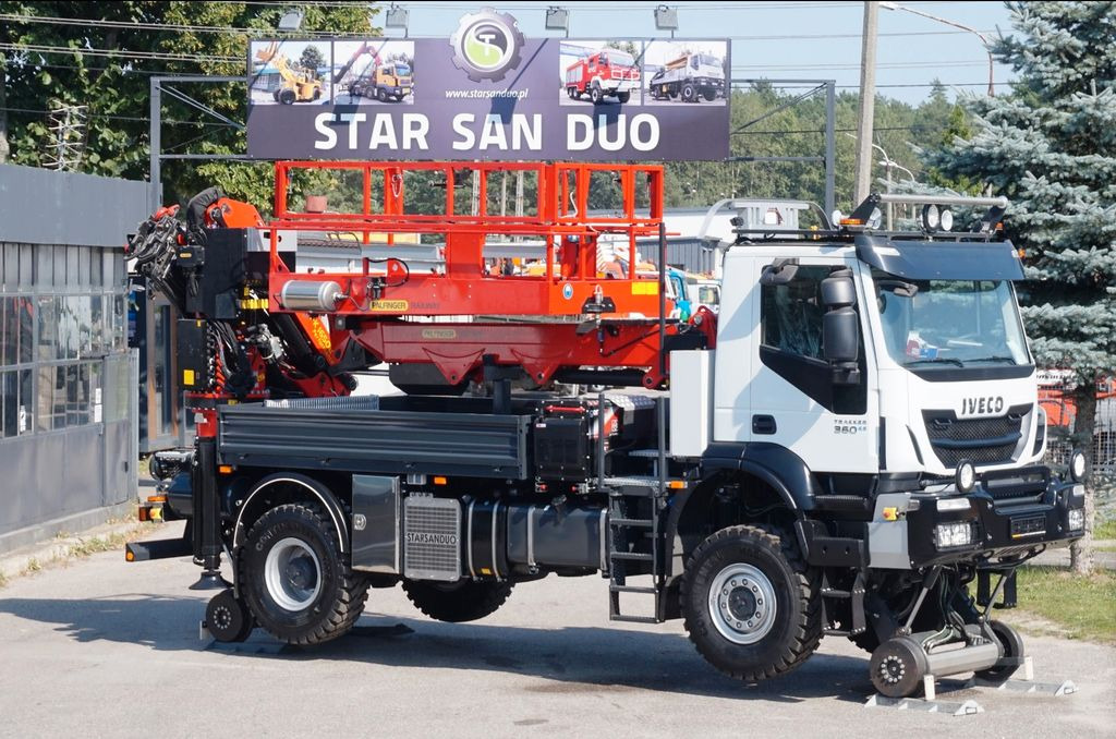 Iveco TRAKER 4x4 RAIL ROAD PALFINGER SCHIENEN TWO WAY - Truck mounted aerial platform: picture 2 Iveco TRAKER 4x4 RAIL ROAD PALFINGER SCHIENEN TWO WAY - Truck mounted aerial platform: picture 2