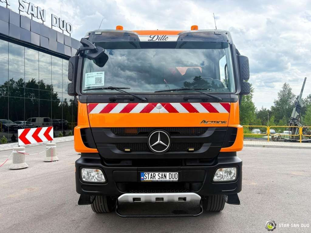 Tipper Mercedes-Benz  Actros 1841 AK 4x4 Hiab 288E-7 Crane Kipper: picture 11