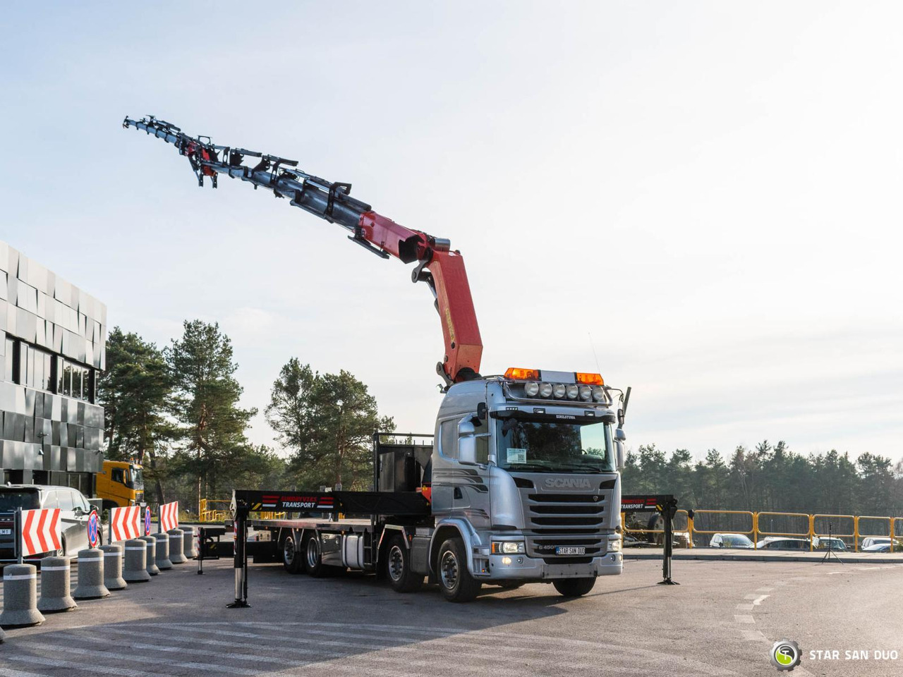 - Crane truck: picture 2 - Crane truck: picture 2