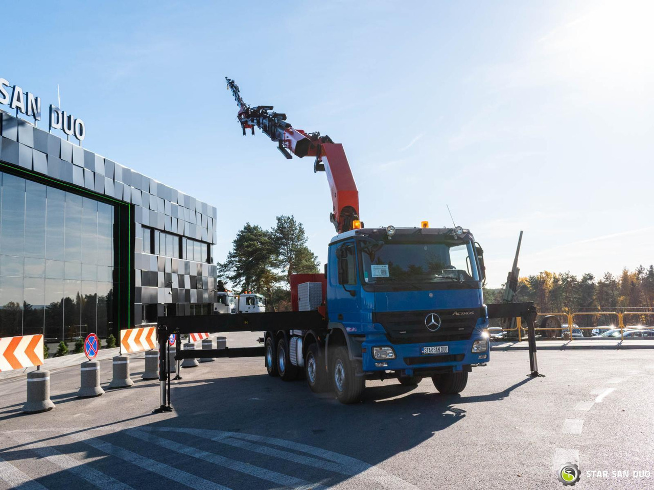 - Crane truck: picture 4 - Crane truck: picture 4