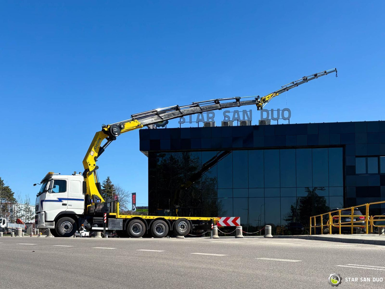 - Crane truck: picture 3 - Crane truck: picture 3