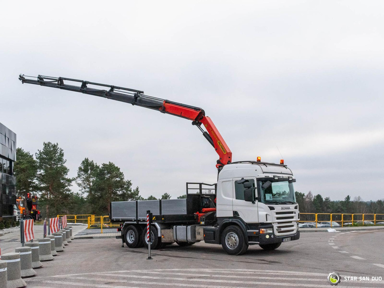 - Crane truck: picture 4 - Crane truck: picture 4