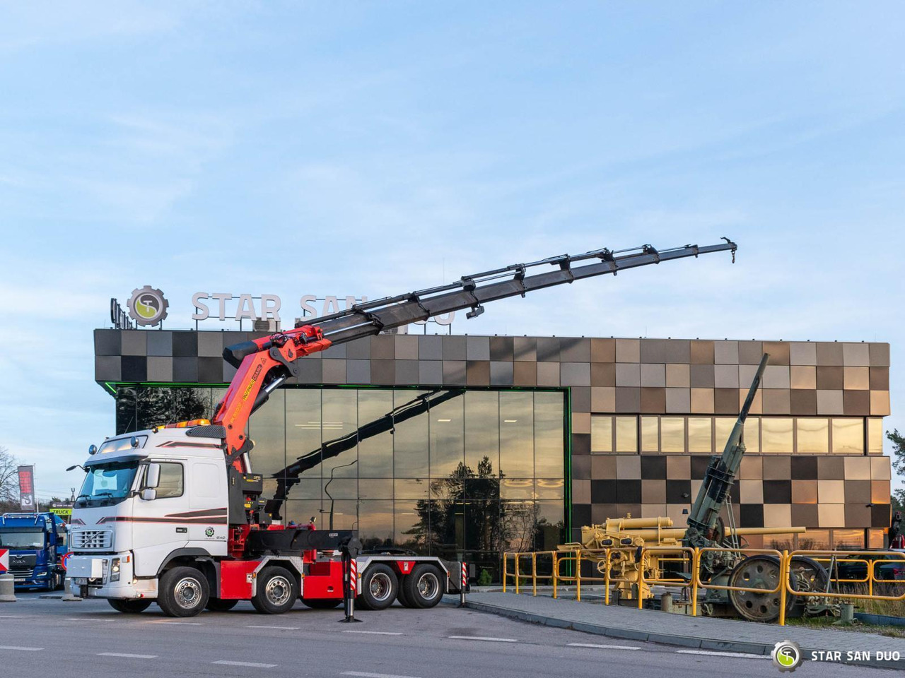 - Crane truck: picture 4 - Crane truck: picture 4